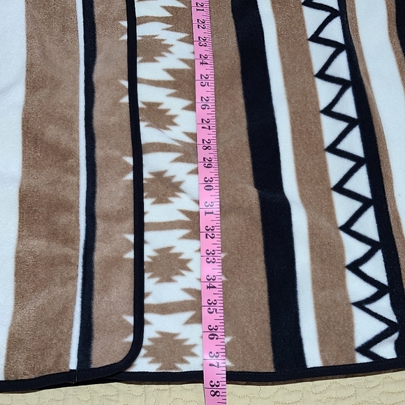 Roman's Western tribal pattern fleece cape poncho size 0X - Picture 10 of 11